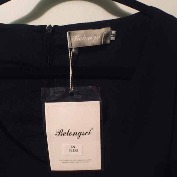 Belongsei - Straight black dress with ruffle sleeve - Picture 8 of 8